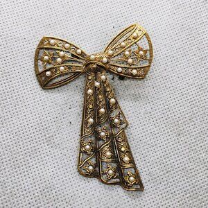 Vtg Art Deco Style Gold Tone Brass Ribbon Bow Brooch w/Faux Pearls & Stars